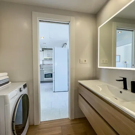 Apartment Coastal Comfort For Four In Torremolinos