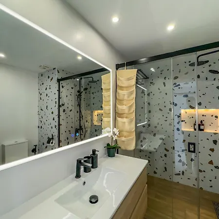 Coastal Comfort For Four In Apartment Torremolinos