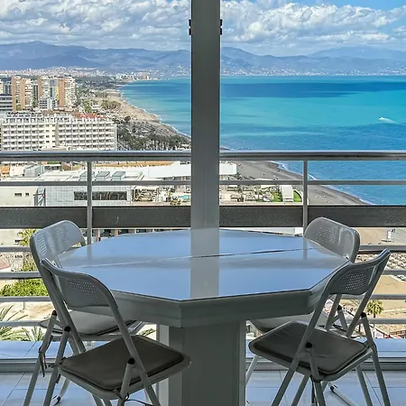 Coastal Comfort For Four In Apartment *