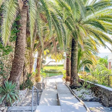 Coastal Comfort For Four In Apartment Torremolinos